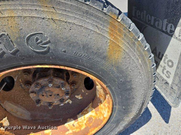 image for item EM0044 2002 International 4900 dump truck