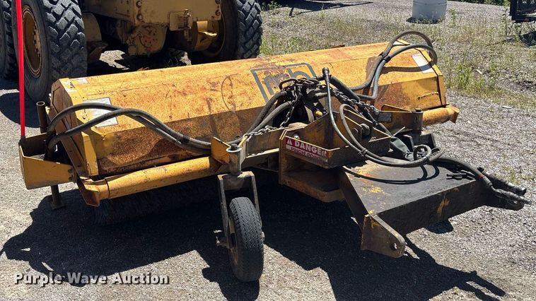 image for item EM0045 MB TKH truck mounted broom