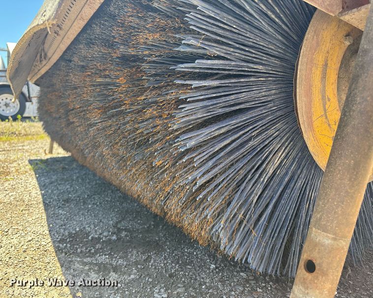 image for item EM0045 MB TKH truck mounted broom