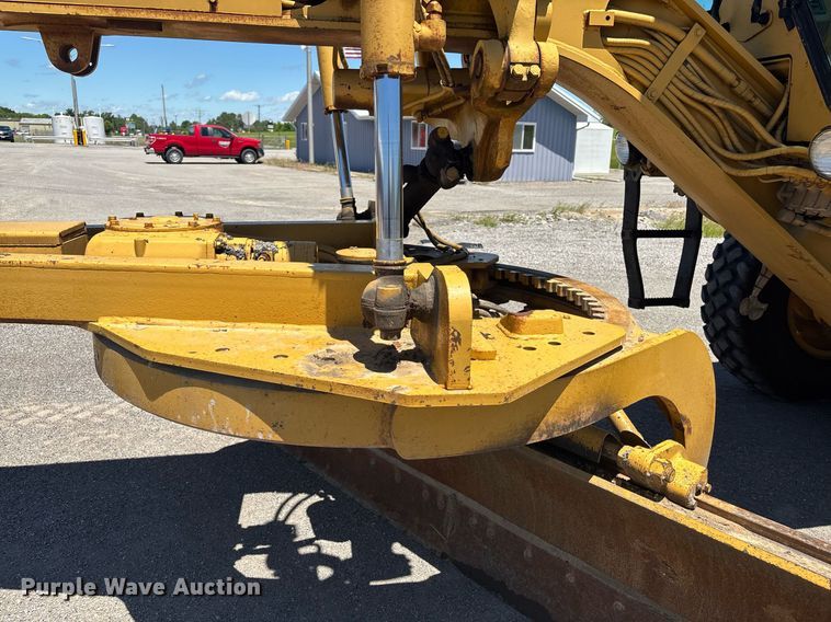 image for item EM0046 1994 Caterpillar 12G motor grader