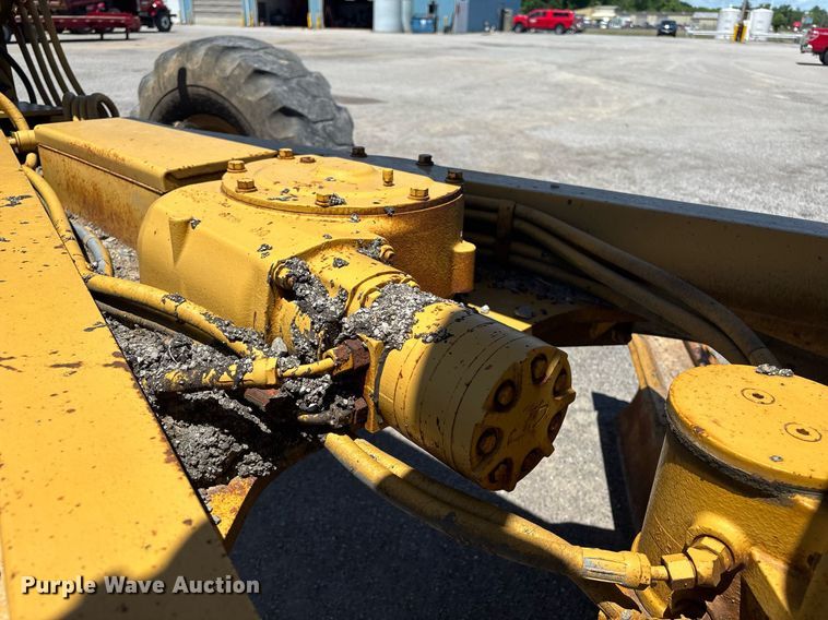 image for item EM0046 1994 Caterpillar 12G motor grader