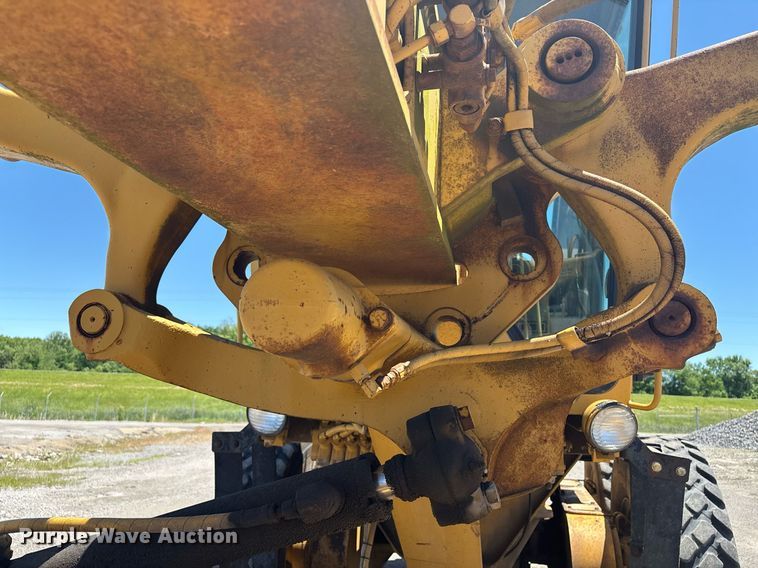 image for item EM0046 1994 Caterpillar 12G motor grader