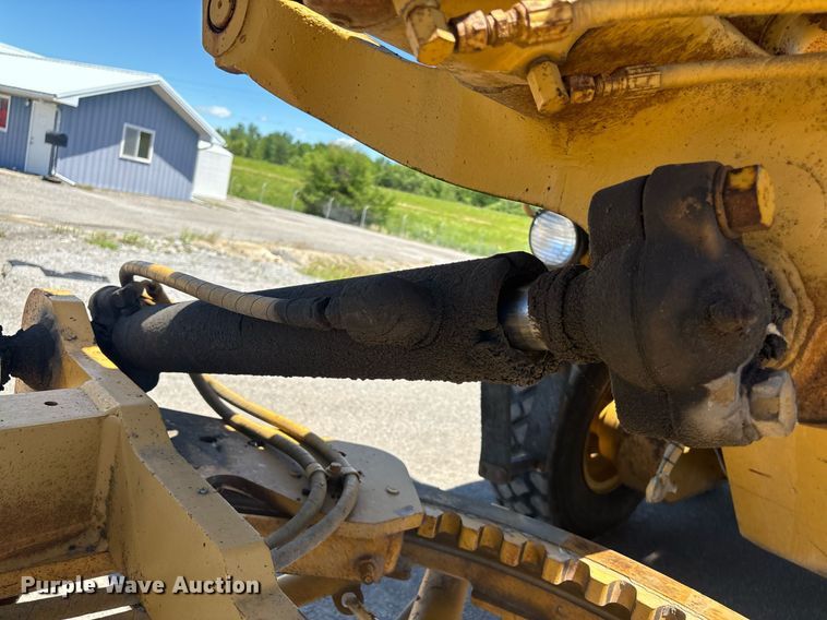 image for item EM0046 1994 Caterpillar 12G motor grader