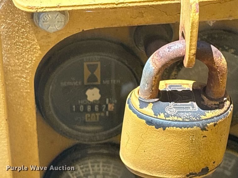 image for item EM0046 1994 Caterpillar 12G motor grader