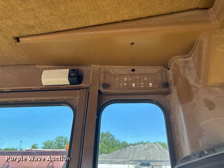 image for item EM0046 1994 Caterpillar 12G motor grader