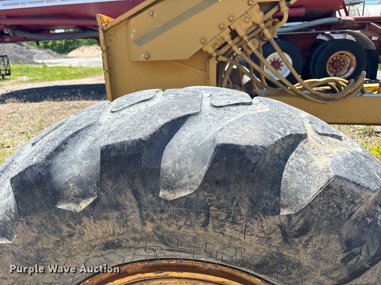 image for item EM0046 1994 Caterpillar 12G motor grader