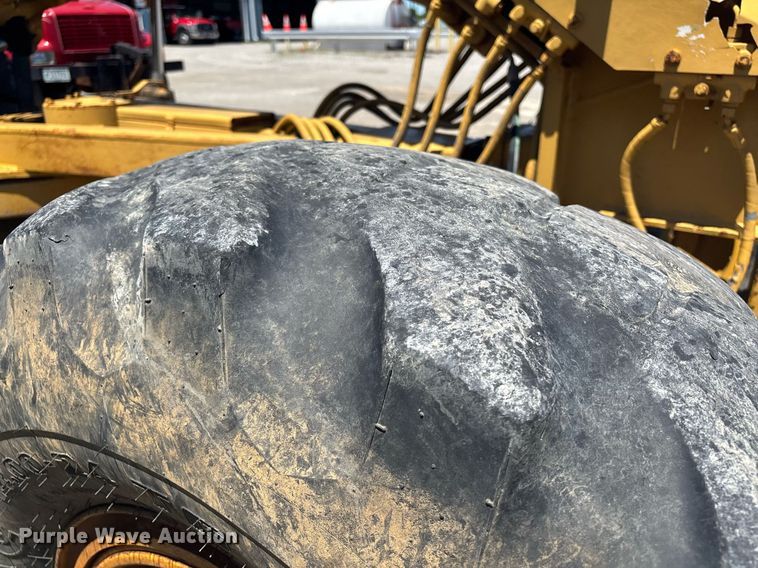 image for item EM0046 1994 Caterpillar 12G motor grader