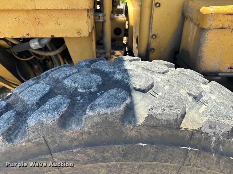 image for item EM0046 1994 Caterpillar 12G motor grader