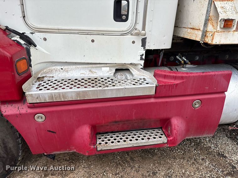 image for item EM2550 2007 Kenworth T600 dump truck