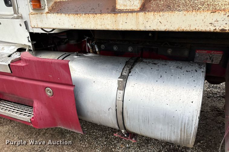 image for item EM2550 2007 Kenworth T600 dump truck