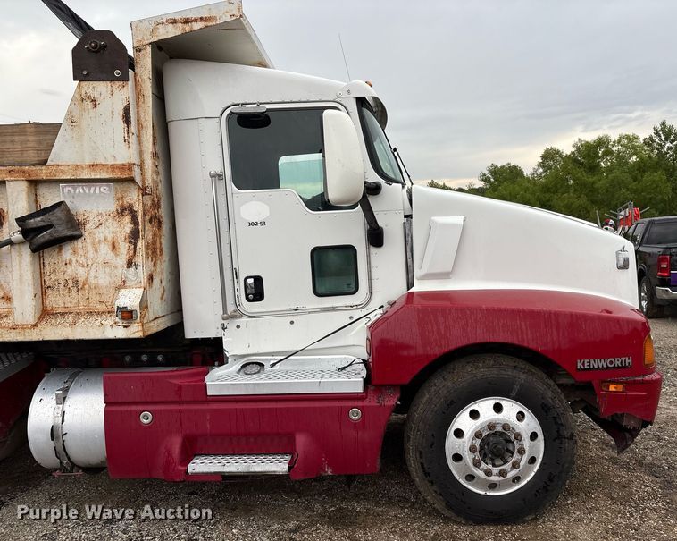image for item EM2550 2007 Kenworth T600 dump truck