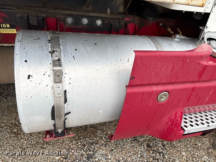 image for item EM2550 2007 Kenworth T600 dump truck