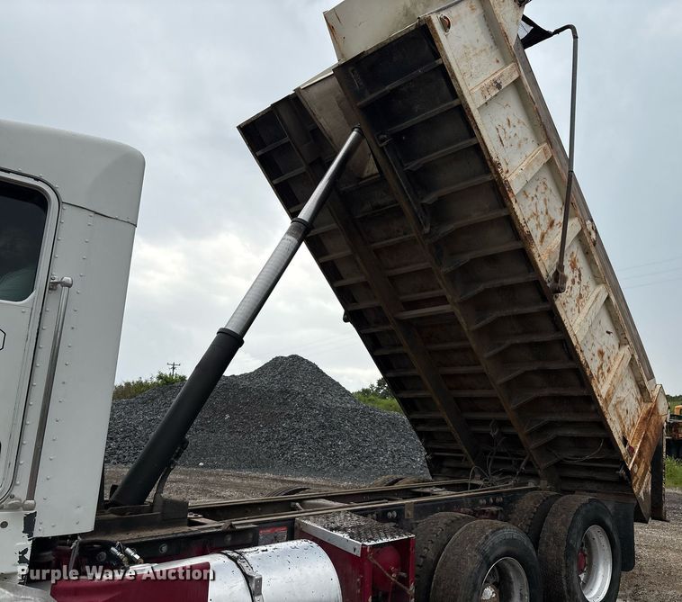 image for item EM2550 2007 Kenworth T600 dump truck