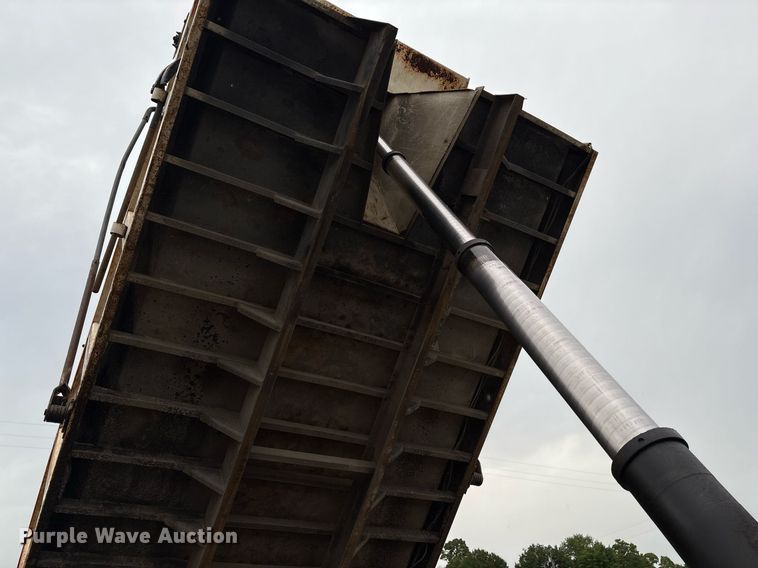 image for item EM2550 2007 Kenworth T600 dump truck