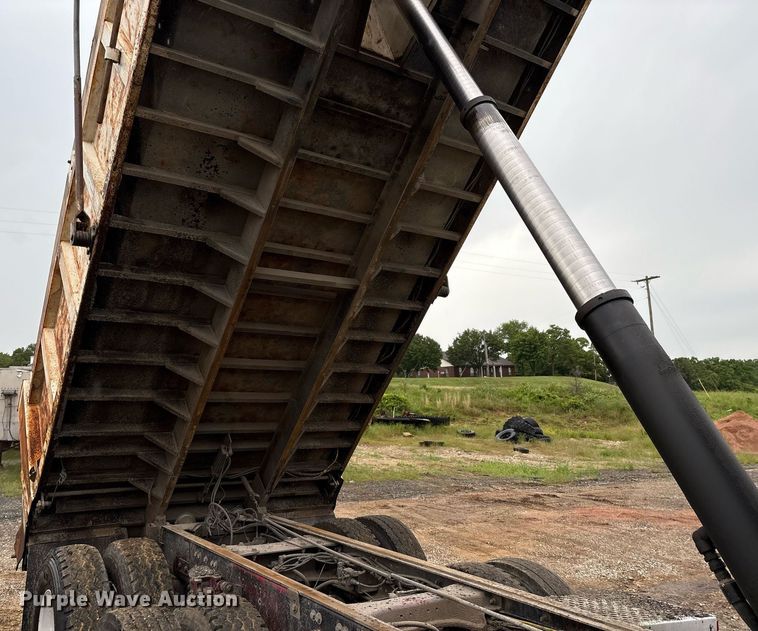 image for item EM2550 2007 Kenworth T600 dump truck