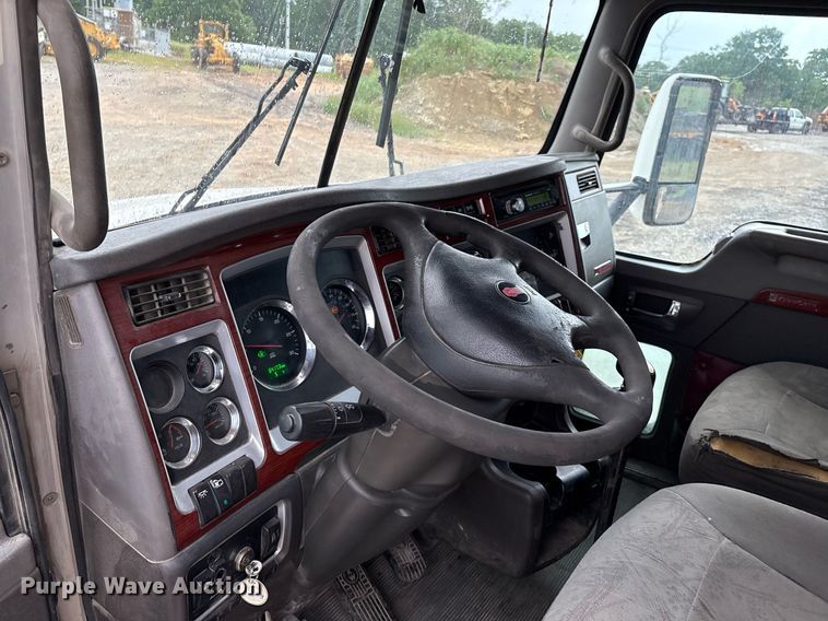 image for item EM2550 2007 Kenworth T600 dump truck