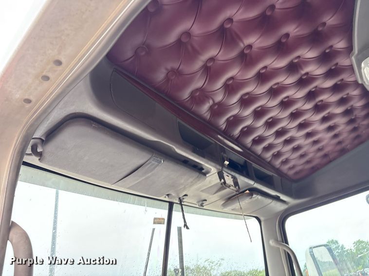 image for item EM2550 2007 Kenworth T600 dump truck