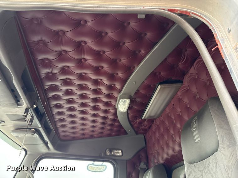 image for item EM2550 2007 Kenworth T600 dump truck