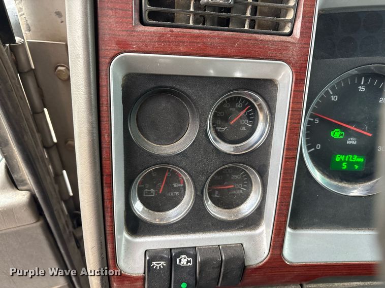 image for item EM2550 2007 Kenworth T600 dump truck