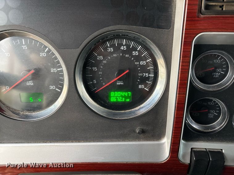 image for item EM2550 2007 Kenworth T600 dump truck