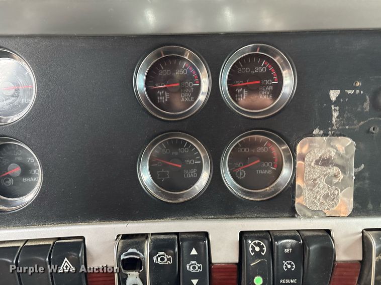 image for item EM2550 2007 Kenworth T600 dump truck