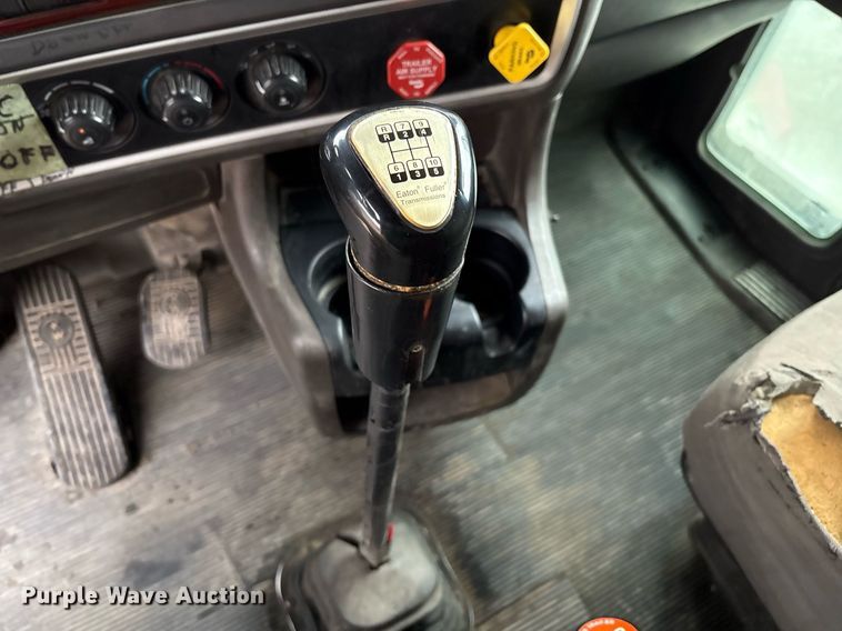 image for item EM2550 2007 Kenworth T600 dump truck