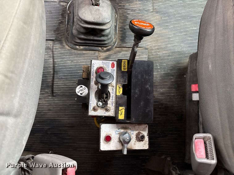 image for item EM2550 2007 Kenworth T600 dump truck