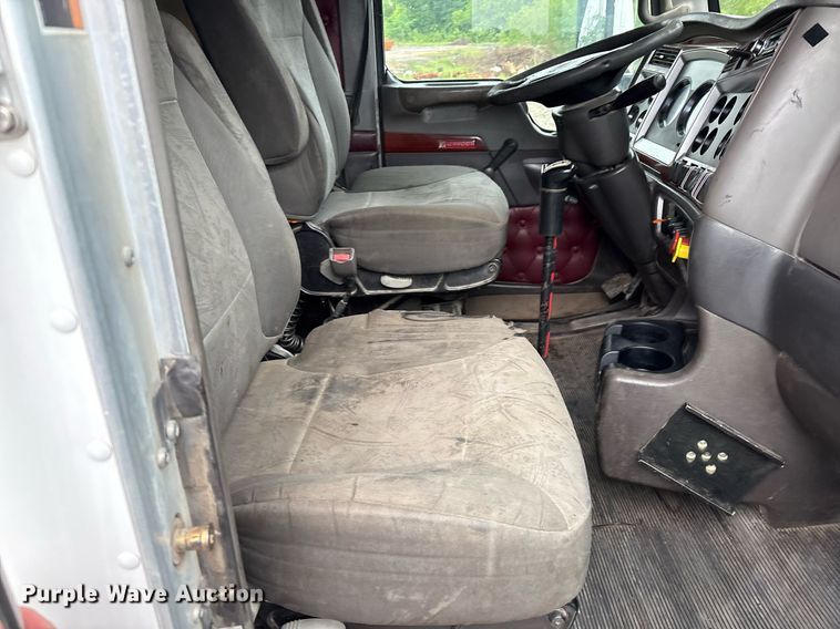 image for item EM2550 2007 Kenworth T600 dump truck