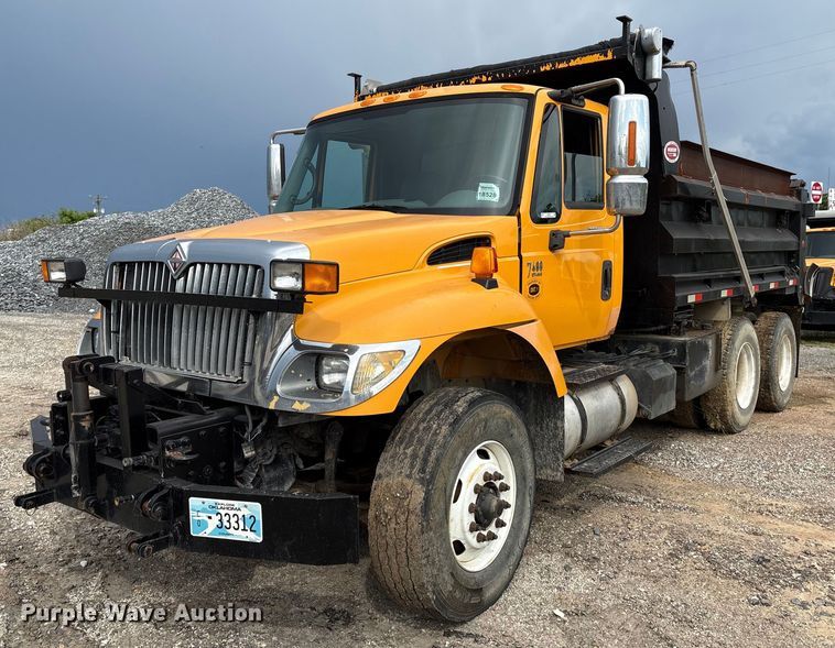 image for item EM2551 2006 International 7400 dump truck