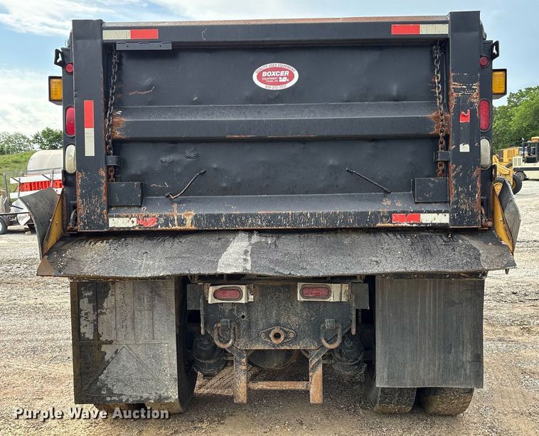 image for item EM2551 2006 International 7400 dump truck