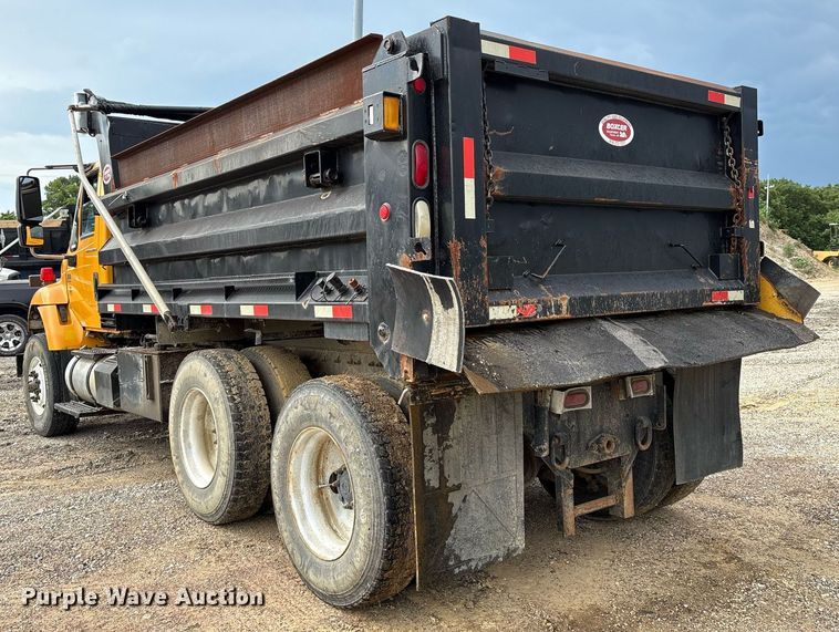 image for item EM2551 2006 International 7400 dump truck