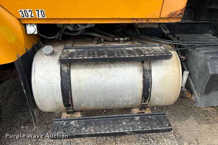 image for item EM2551 2006 International 7400 dump truck