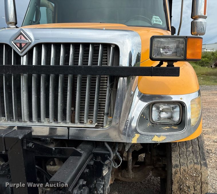 image for item EM2551 2006 International 7400 dump truck