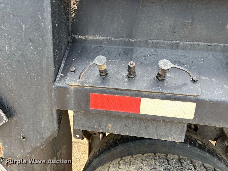 image for item EM2551 2006 International 7400 dump truck