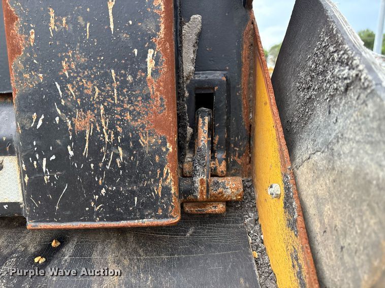 image for item EM2551 2006 International 7400 dump truck