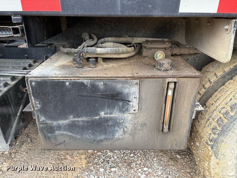 image for item EM2551 2006 International 7400 dump truck