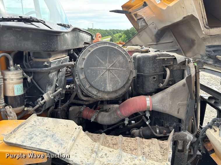 image for item EM2551 2006 International 7400 dump truck