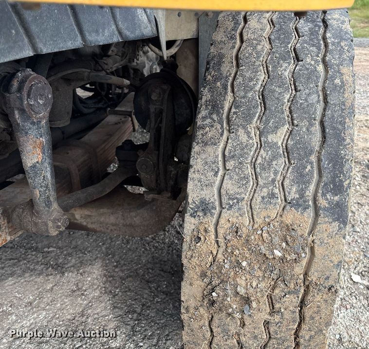 image for item EM2551 2006 International 7400 dump truck