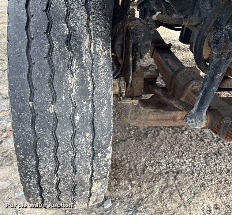 image for item EM2551 2006 International 7400 dump truck