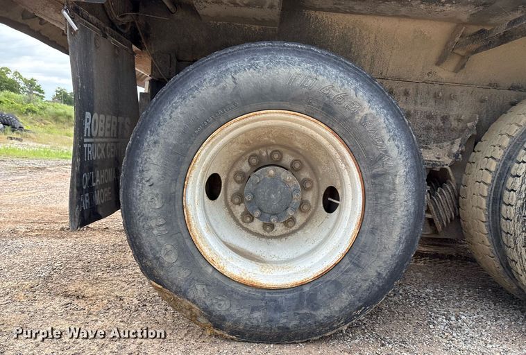 image for item EM2551 2006 International 7400 dump truck