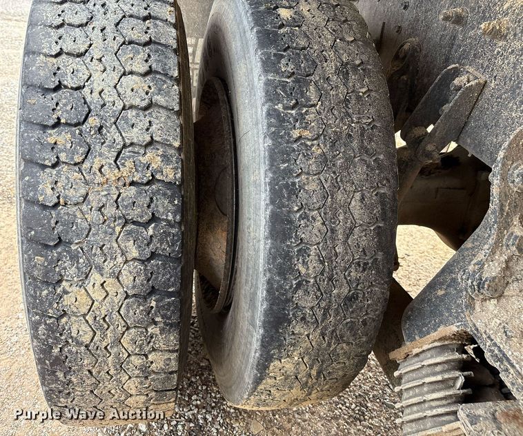 image for item EM2551 2006 International 7400 dump truck