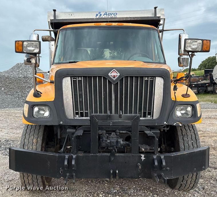 image for item EM2552 2007 International 7400 dump truck