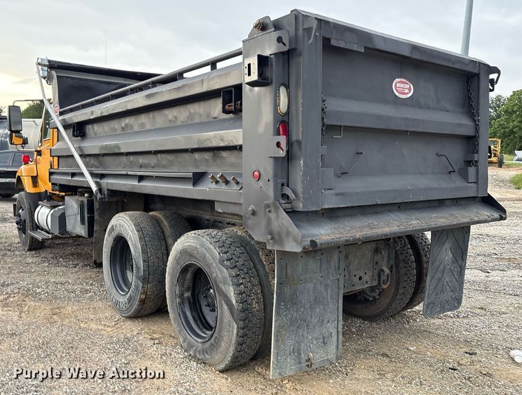 image for item EM2552 2007 International 7400 dump truck