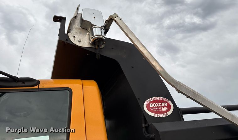 image for item EM2552 2007 International 7400 dump truck