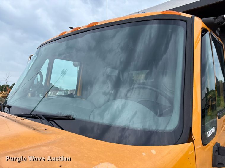 image for item EM2552 2007 International 7400 dump truck