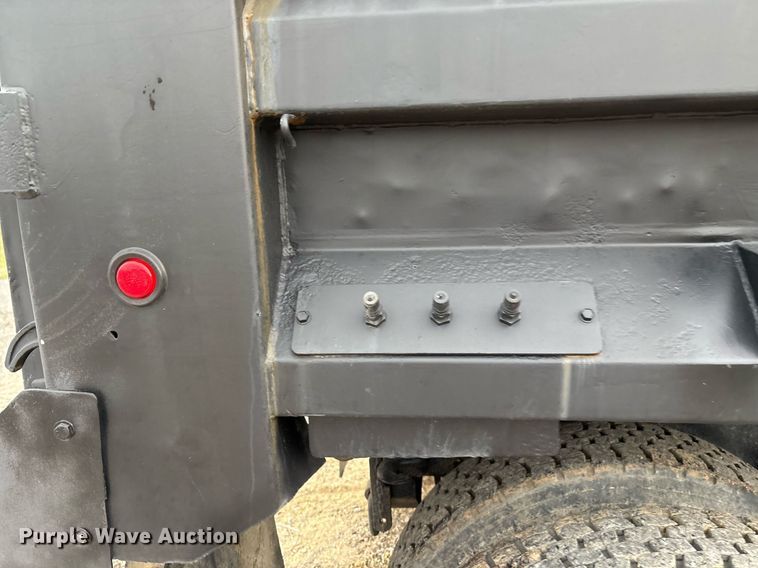 image for item EM2552 2007 International 7400 dump truck