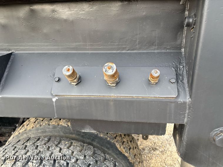 image for item EM2552 2007 International 7400 dump truck