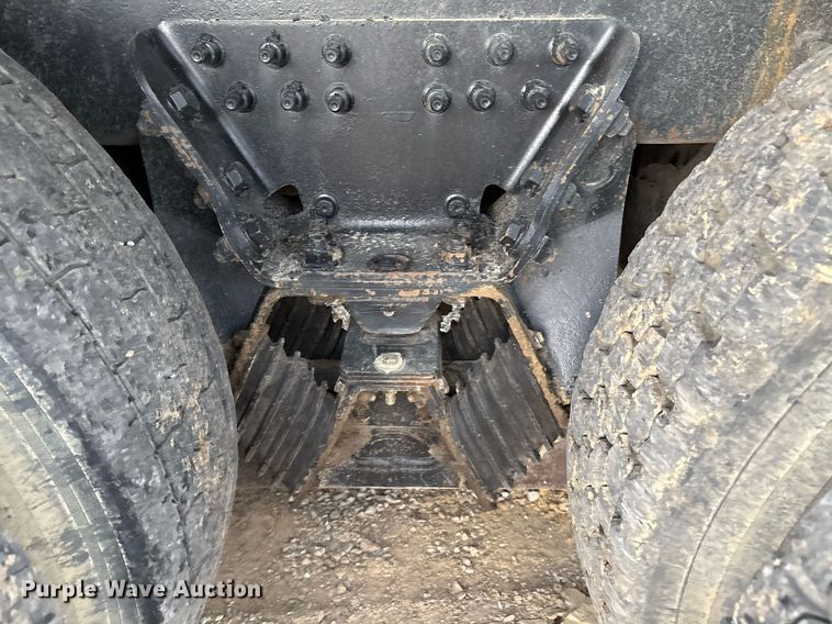 image for item EM2552 2007 International 7400 dump truck