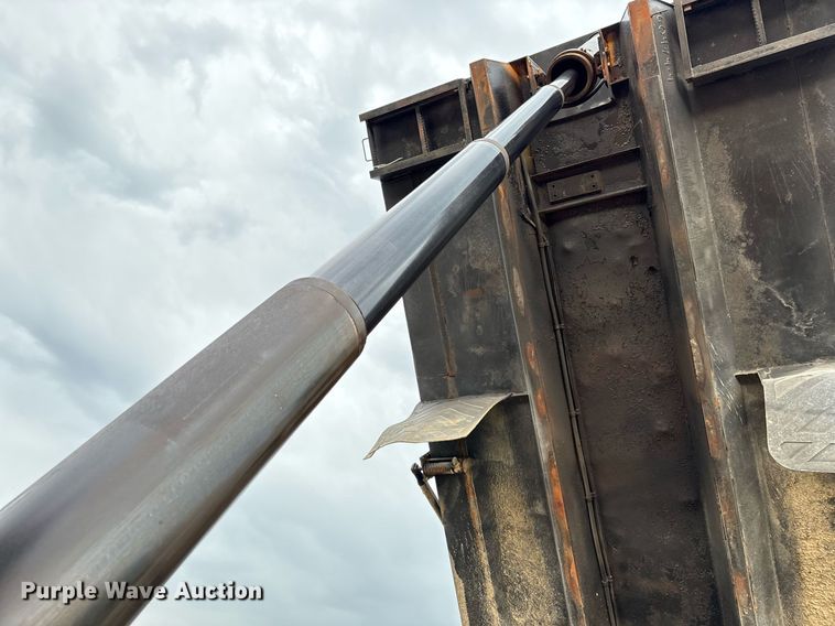 image for item EM2552 2007 International 7400 dump truck