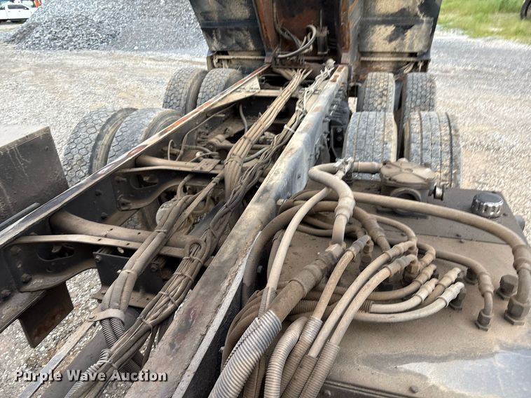 image for item EM2552 2007 International 7400 dump truck